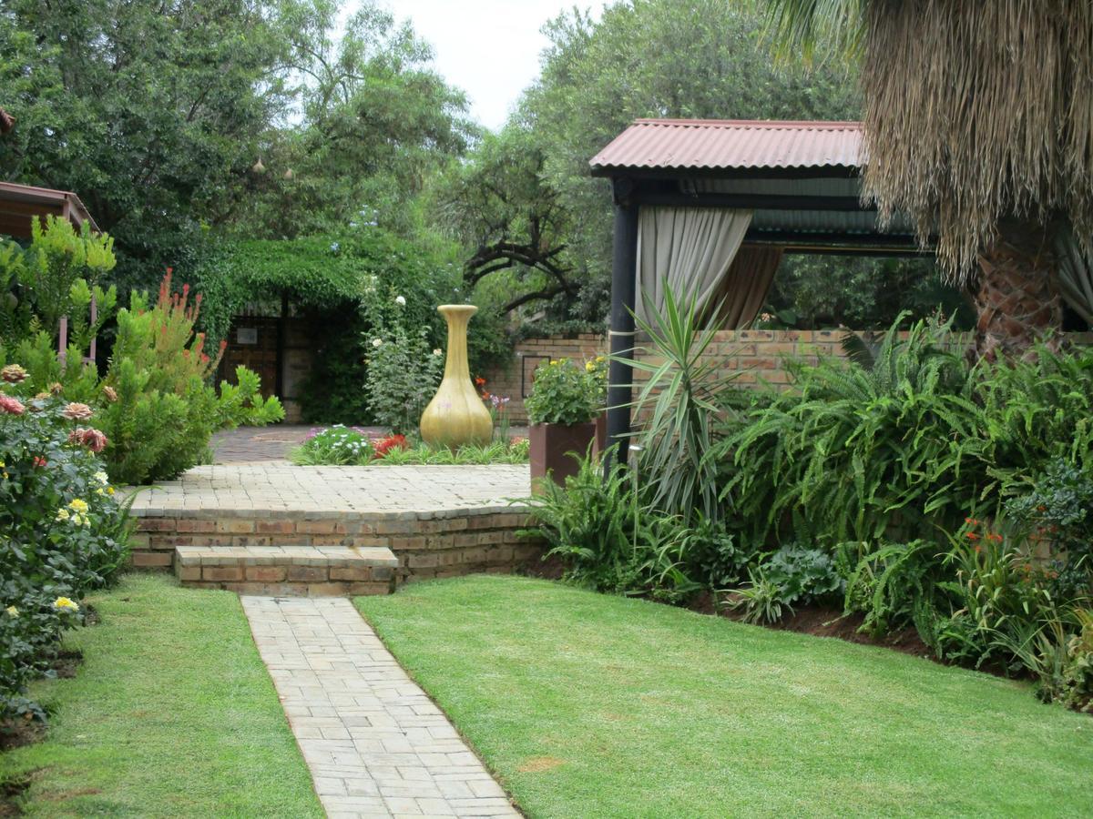 Ukarimu Guest House Klerksdorp Exterior photo