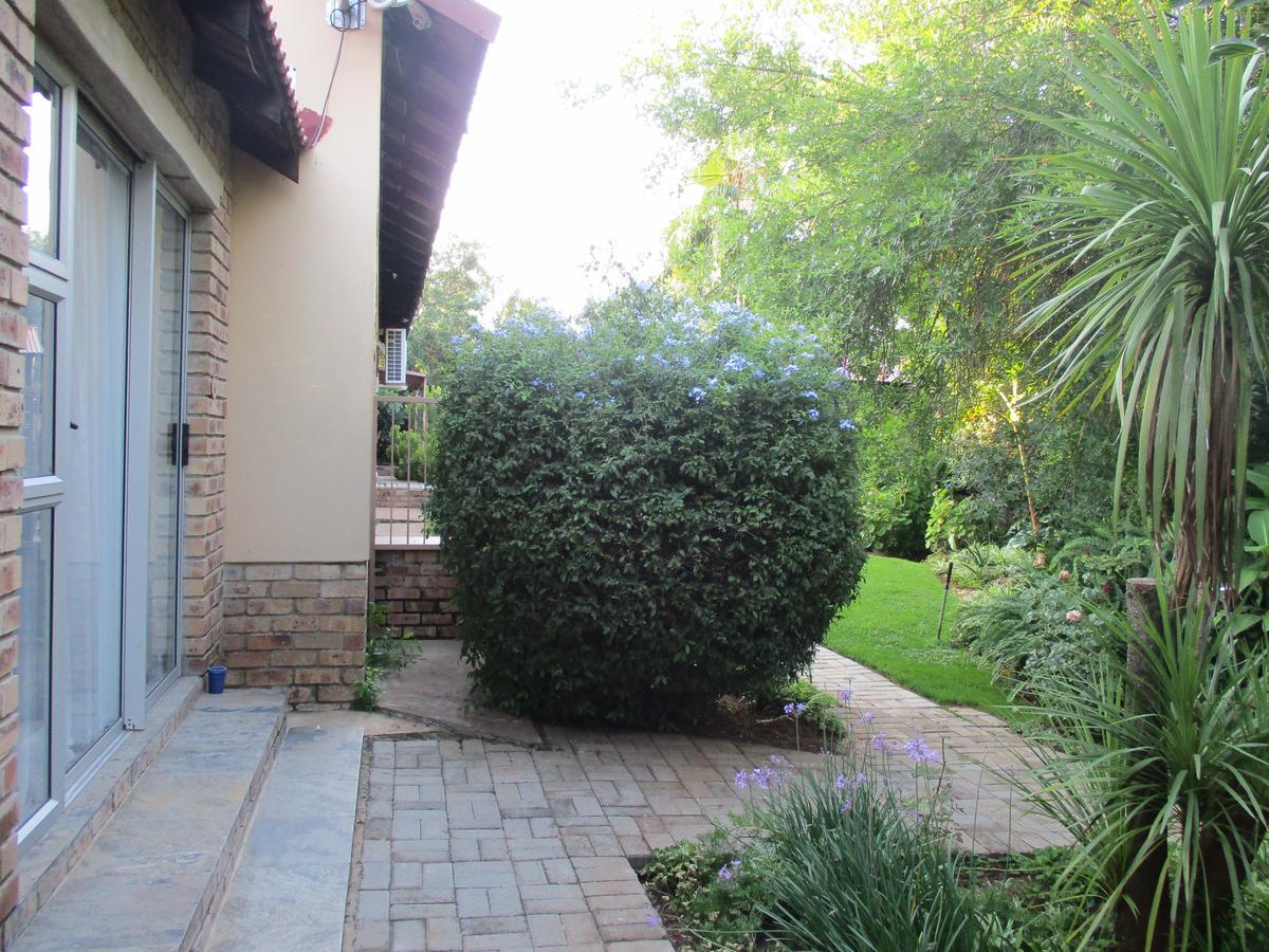 Ukarimu Guest House Klerksdorp Exterior photo